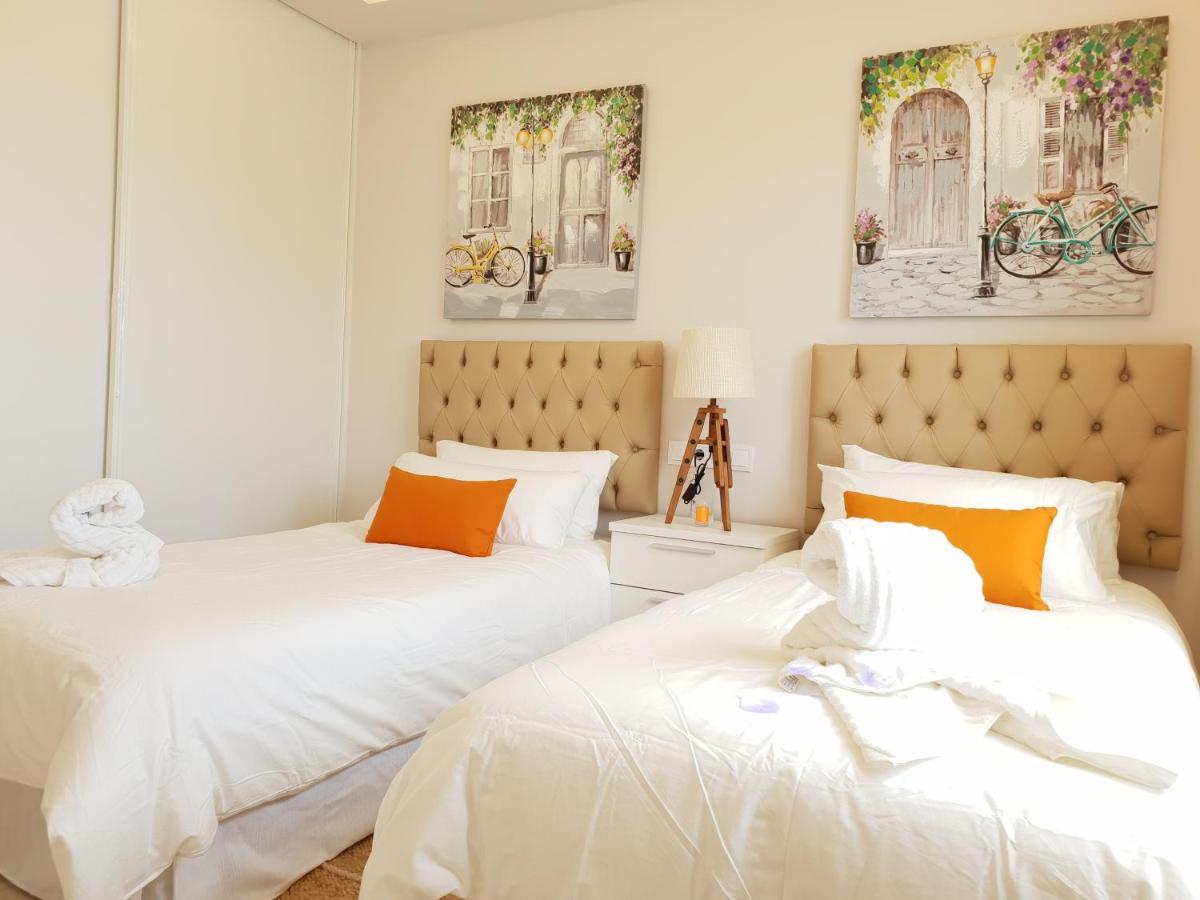 Fantastic Apartment In Front Of The Sea & Marina 에스테포나 외부 사진