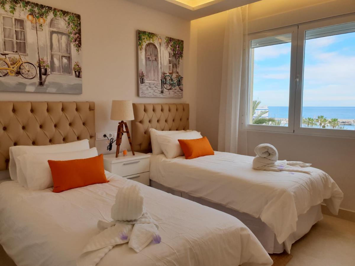 Fantastic Apartment In Front Of The Sea & Marina 에스테포나 외부 사진